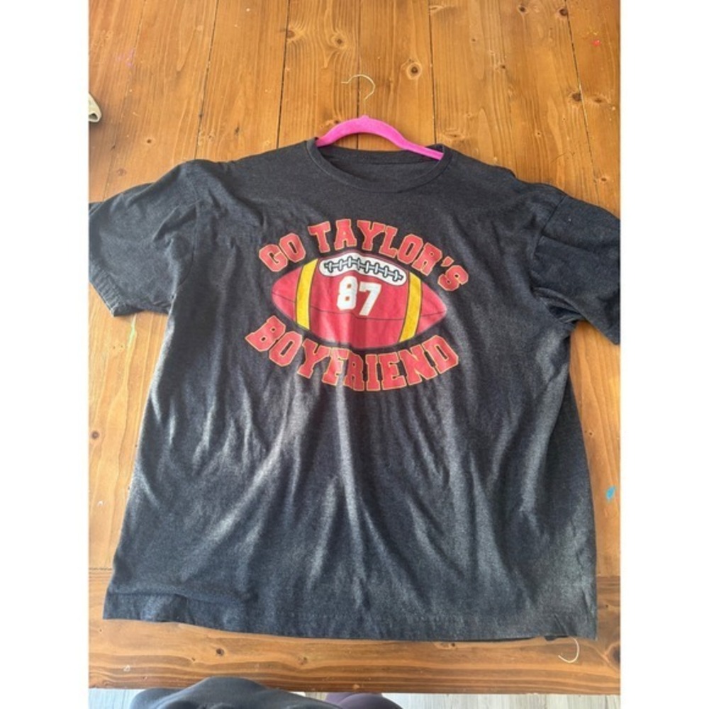 Go Taylors Boyfriend 87 Football‎ Graphic T Shirt Charcoal Gray Womens XL